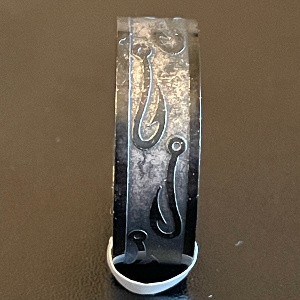 8mm black fish hooks ring size 11 - Picture 5 of 10